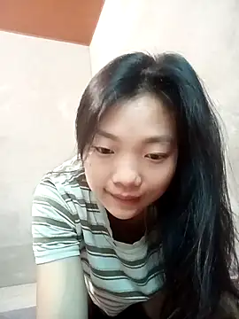 Ananine online show from April 6, 2026, 11:49 pm