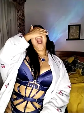 Snapshot of Tigresa23 chatting on November 11, 2025, 4:12 am Tigresa23 online show from November 11, 2025, 4:12 am