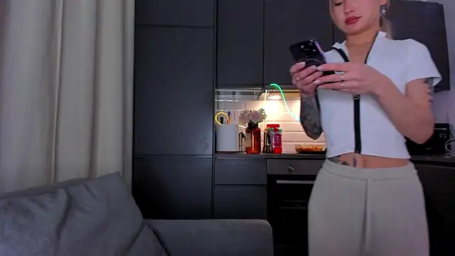 baobei03 online show from November 27, 2025, 1:02 pm