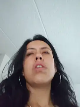 Queen Ashly online show from November 30, 2025, 8:13 pm