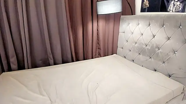 urfantasyhotbaby online show from November 30, 2025, 5:06 pm