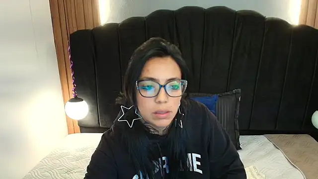 LiaMonroee  online show from May 21, 2026, 12:01 pm