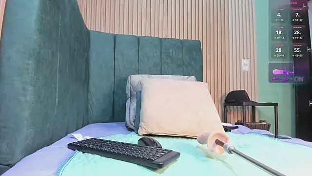 Snapshot of EvelynFoxx- chatting on November 20, 2025, 7:02 pm EvelynFoxx- online show from November 20, 2025, 7:02 pm