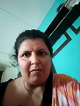 Snapshot of Jann_Riya333 chatting on October 6, 2025, 4:21 am Jann Riya333 online show from October 6, 2025, 4:21 am