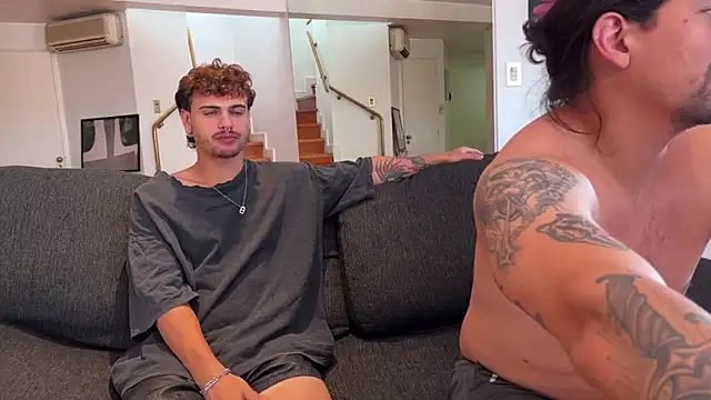 lenruy online show from February 15, 2026, 9:33 pm