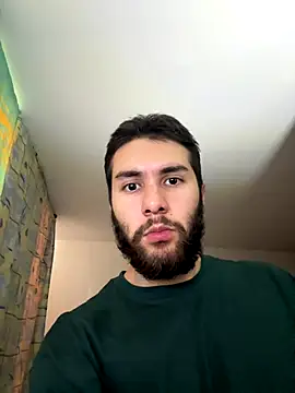 Diicaprio69 online show from September 28, 2025, 9:31 pm