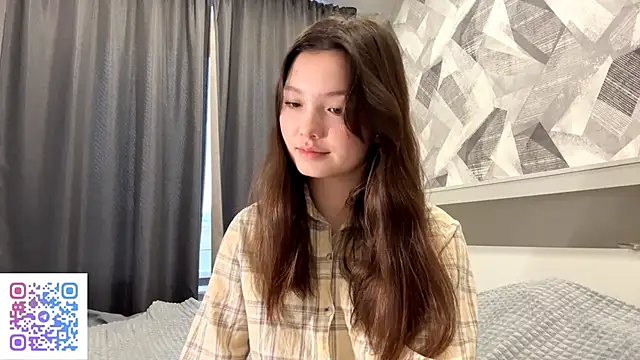 KiraVelvet online show from November 9, 2025, 9:18 am