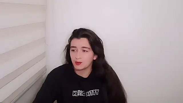 Snapshot of DanniG2000_ chatting on October 4, 2025, 3:26 am DanniG2000 online show from October 4, 2025, 3:26 am