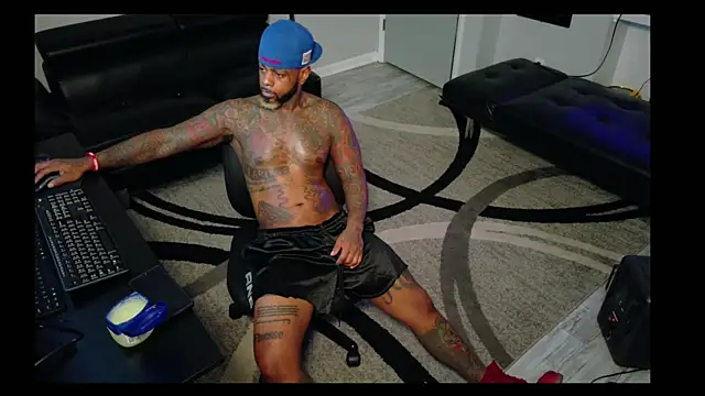 SLANGONDEMHOES online show from October 18, 2025, 9:48 pm