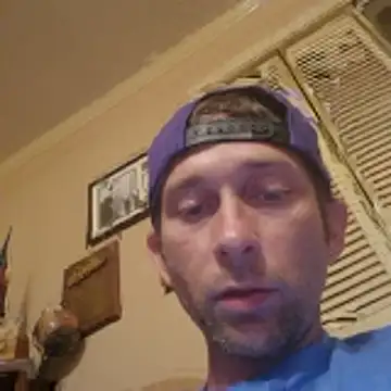 Snapshot of mresquared chatting on May 12, 2026, 10:40 pm mresquared online show from May 12, 2026, 10:40 pm