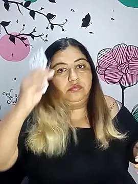 curvy diva  online show from September 15, 2025, 11:10 am