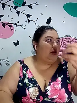 curvy diva  online show from October 3, 2025, 11:29 am