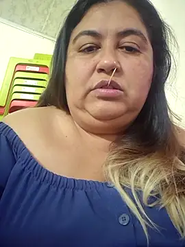 curvy diva  online show from December 20, 2025, 10:39 pm