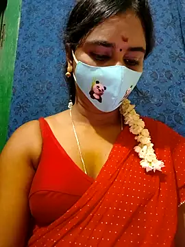 mini-queen online show from September 14, 2025, 11:42 am