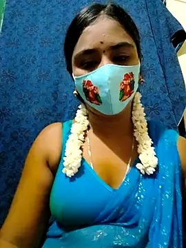 mini-queen online show from October 2, 2025, 3:41 pm