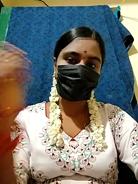 mini-queen online show from October 10, 2025, 5:23 pm