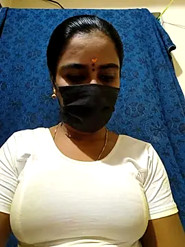 mini-queen online show from November 13, 2025, 8:30 pm