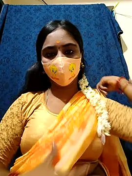 mini-queen online show from November 14, 2025, 3:33 pm