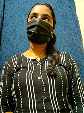 Snapshot of mini-queen chatting on March 21, 2026, 8:19 am mini-queen online show from March 21, 2026, 8:19 am