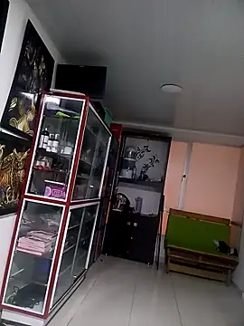 snow belle online show from September 11, 2025, 2:33 am