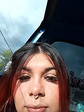 snow belle online show from October 17, 2025, 8:22 pm