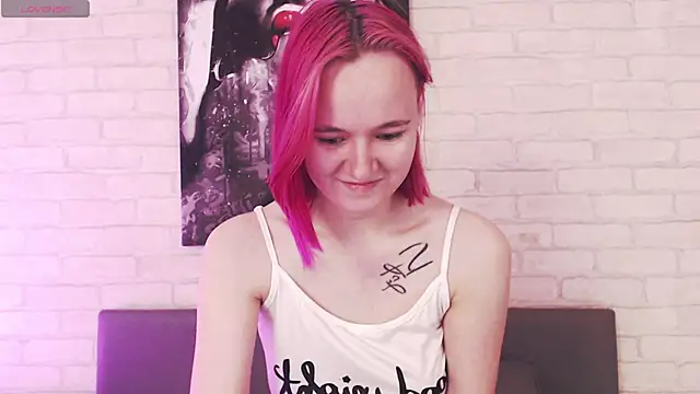 Ericha Stone online show from September 12, 2025, 1:28 am