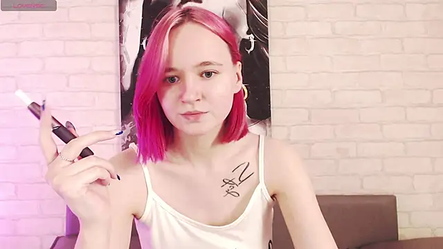 Ericha Stone online show from September 18, 2025, 8:05 am