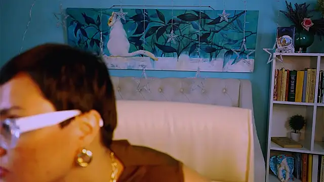 LauraDavidsons online show from September 19, 2025, 4:40 pm