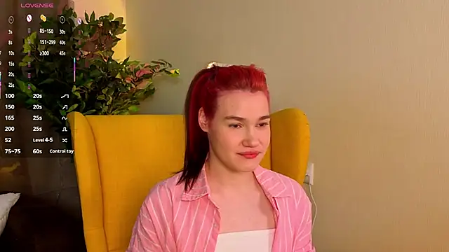 MauraSpurrier online show from October 16, 2025, 7:04 pm