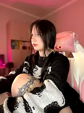 Snapshot of YourLittleDevil chatting on October 19, 2025, 5:30 am YourLittleDevil online show from October 19, 2025, 5:30 am