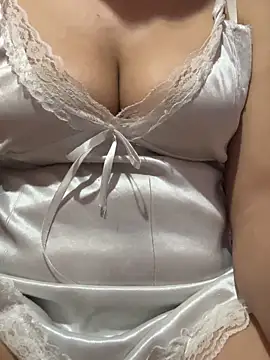 Snapshot of Binjt chatting on May 6, 2026, 7:08 pm Binjt online show from May 6, 2026, 7:08 pm