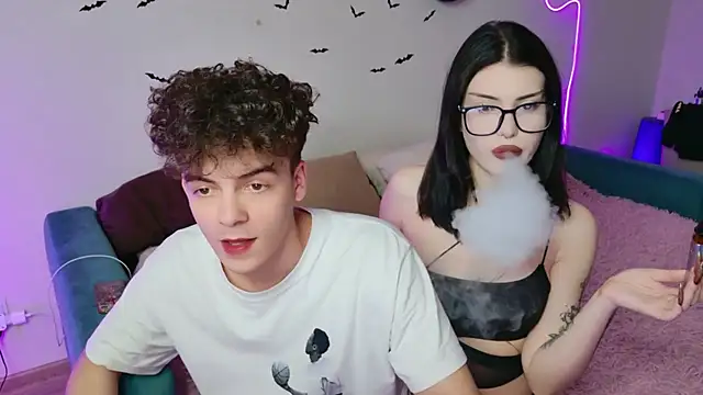 Alice18James online show from November 6, 2025, 11:22 am