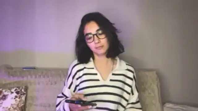 TAG MIGGI online show from October 3, 2025, 8:17 pm