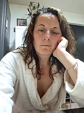 Fluturas2 online show from December 14, 2025, 8:46 pm