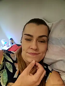 Snapshot of Carolinemiam chatting on October 16, 2025, 12:39 pm Carolinemiam online show from October 16, 2025, 12:39 pm