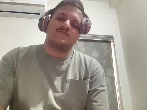 chiikuloveu online show from February 13, 2026, 5:14 am