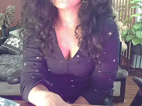 shaalu sharma online show from December 18, 2025, 6:58 pm