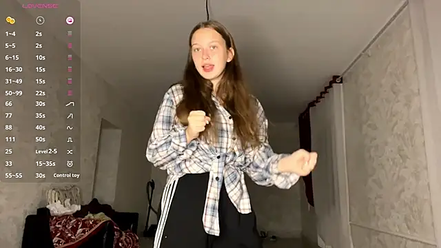 CharlynDini online show from September 19, 2025, 3:24 pm