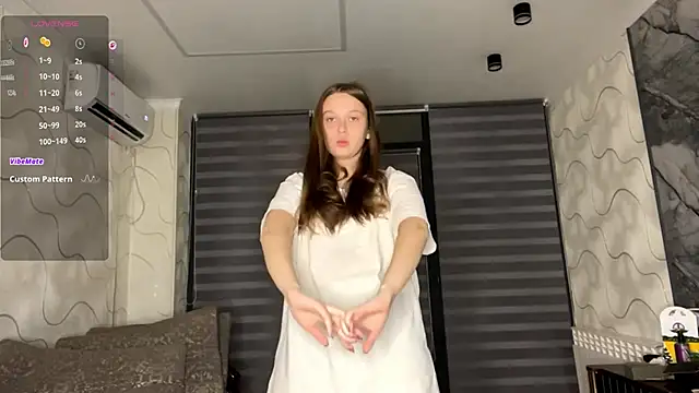 CharlynDini online show from November 27, 2025, 4:09 pm