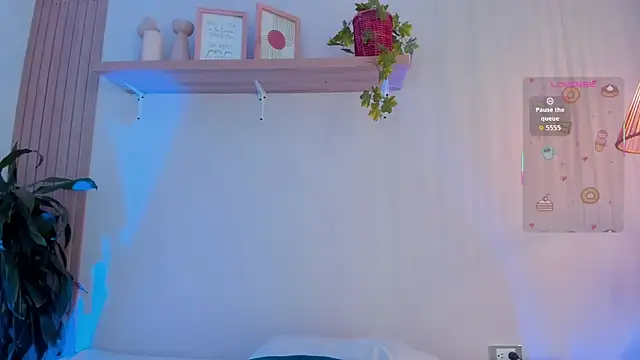 Snapshot of Cristalfoxy_ chatting on November 24, 2025, 7:46 pm Cristalfoxy online show from November 24, 2025, 7:46 pm