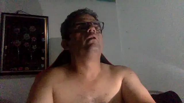 Snapshot of Katracho6969 chatting on April 21, 2026, 2:51 am Katracho6969 online show from April 21, 2026, 2:51 am