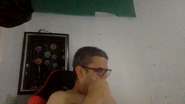 Snapshot of Katracho6969 chatting on June 1, 2026, 11:39 pm Katracho6969 online show from June 1, 2026, 11:39 pm
