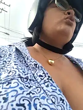 Milagros-hot online show from November 11, 2025, 8:42 pm