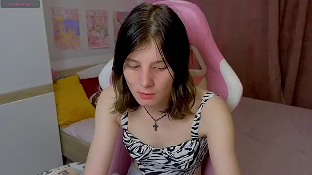 EllinEverly online show from June 19, 2026, 10:24 pm