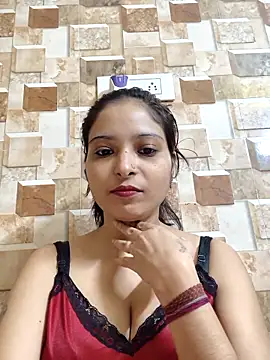 QUEEN-ADITI online show from December 4, 2025, 3:54 pm