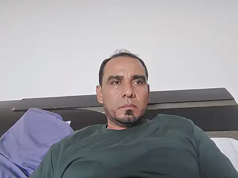 Snapshot of Camilo210520 chatting on July 10, 2026, 10:01 pm Camilo210520 online show from July 10, 2026, 10:01 pm