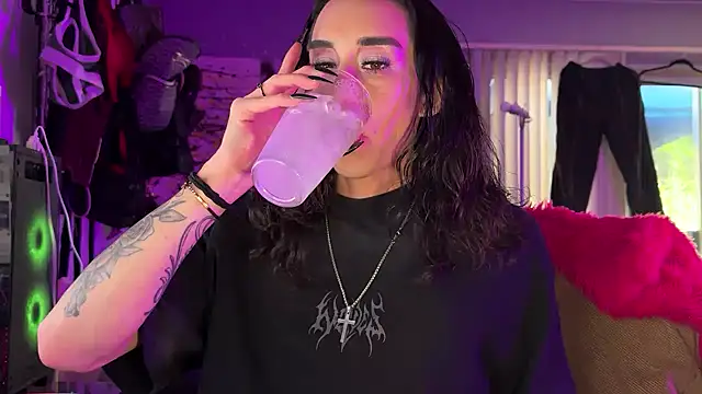 xoFrankie online show from January 8, 2026, 10:34 pm