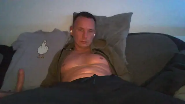 Snapshot of Sam_molinari chatting on October 24, 2025, 10:06 pm Sam molinari online show from October 24, 2025, 10:06 pm