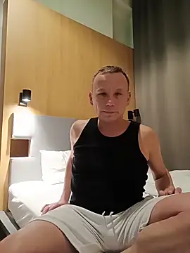 Snapshot of Sam_molinari chatting on November 18, 2025, 7:51 pm Sam molinari online show from November 18, 2025, 7:51 pm