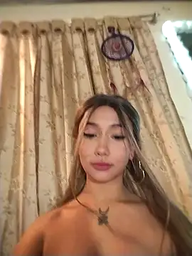 Snapshot of Ella_rr chatting on September 21, 2025, 1:07 am Ella rr online show from September 21, 2025, 1:07 am